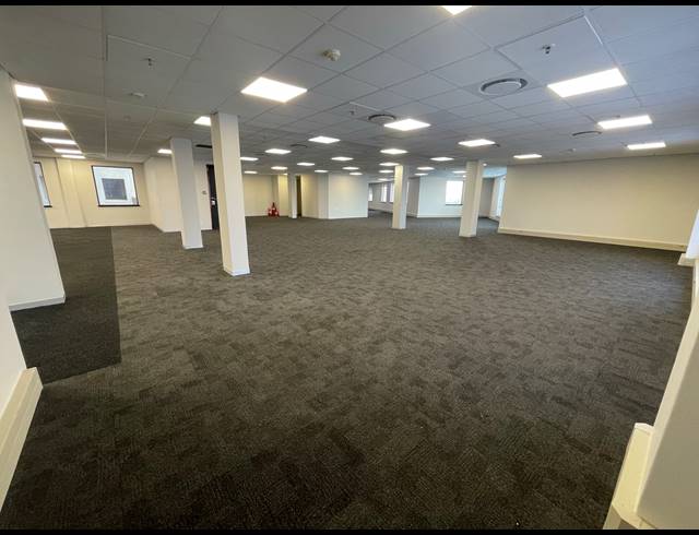1,356M² OFFICE TO LET IN ROSEBANK